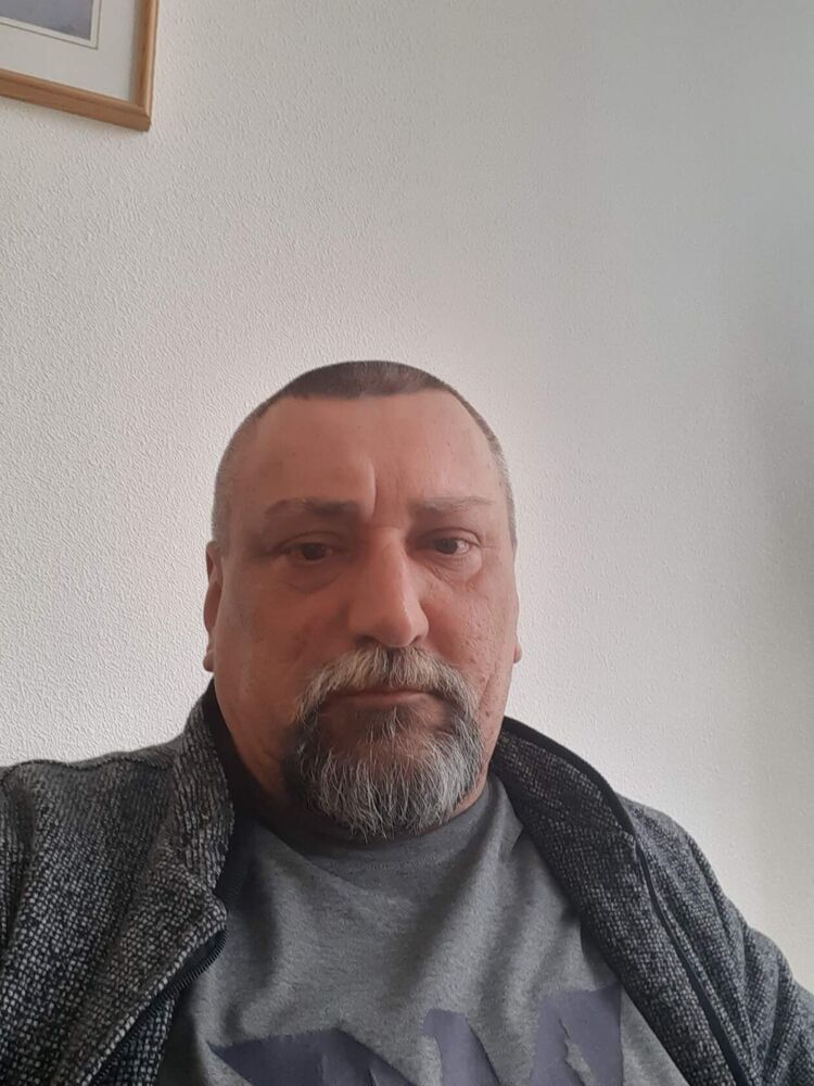  43968104  , 49 ,    