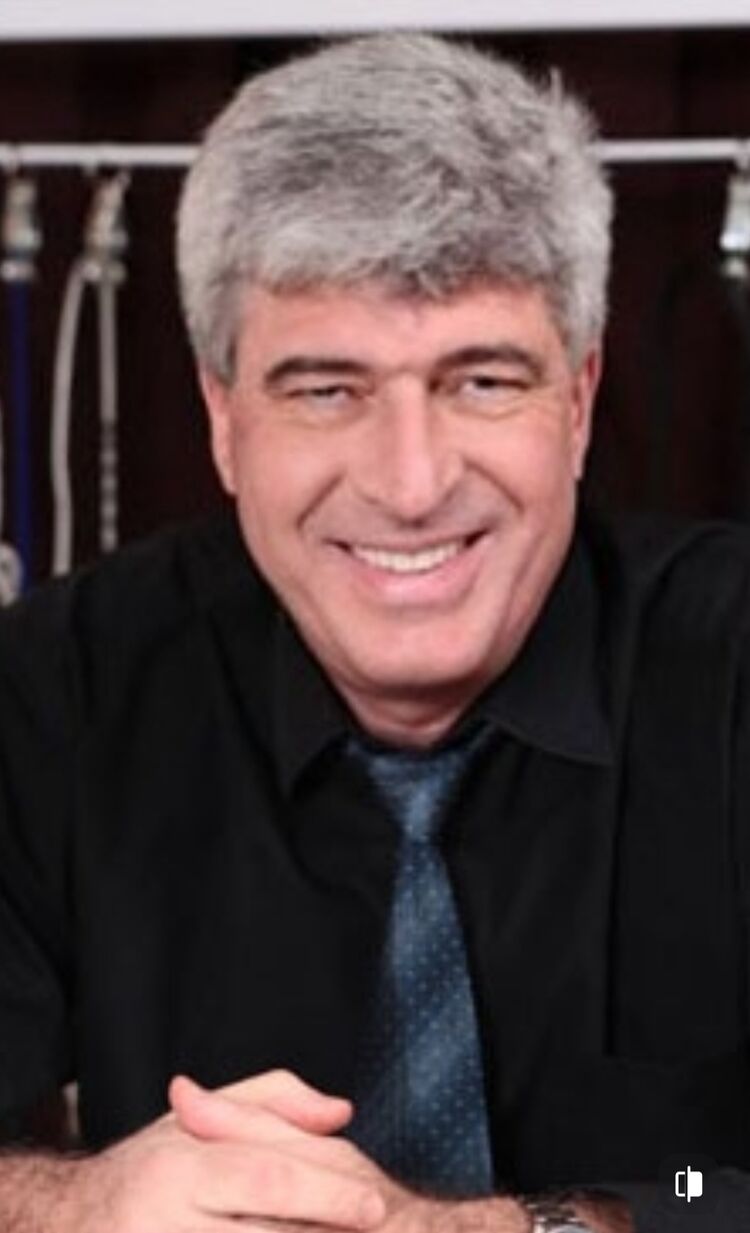  45329634  Max Lomp, 51 ,    