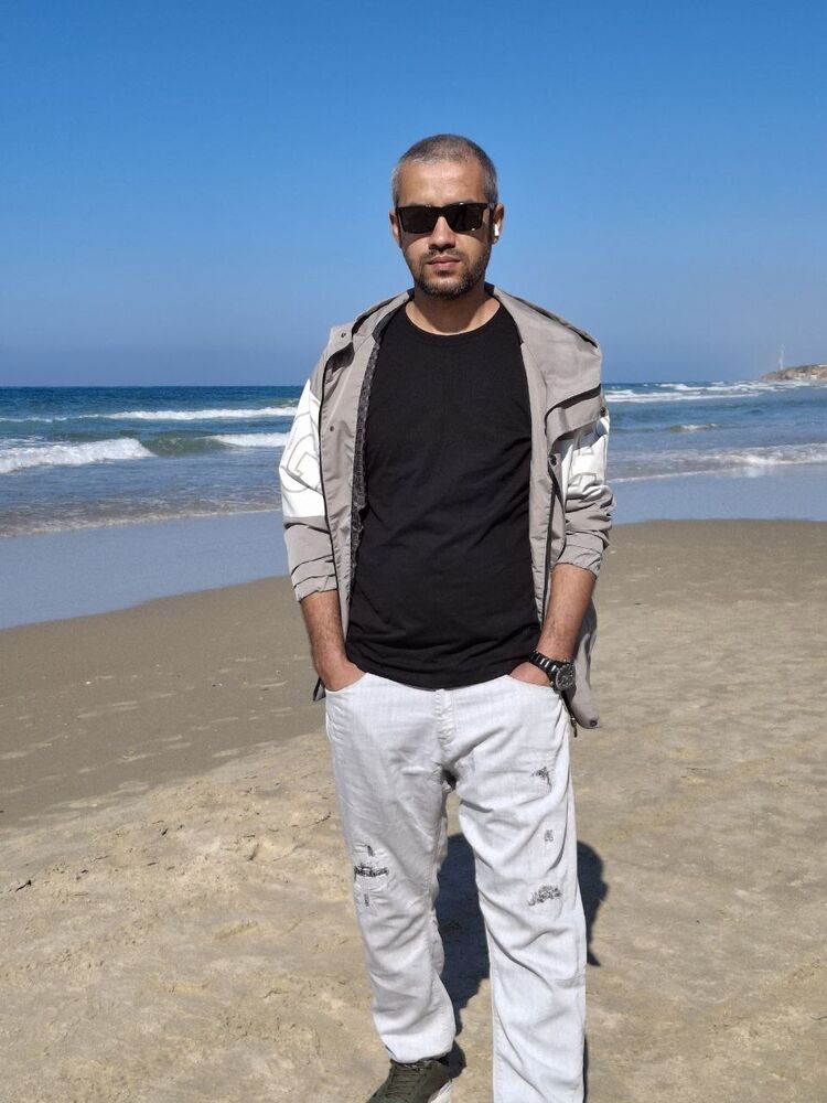  ,   Zoir, 35 ,   ,   