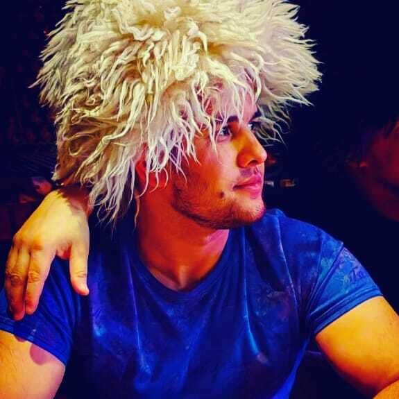  -,   Wolf, 27 ,   ,   