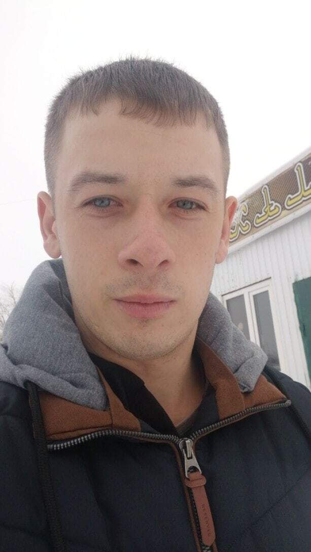  27048094  Alexander, 31 ,    