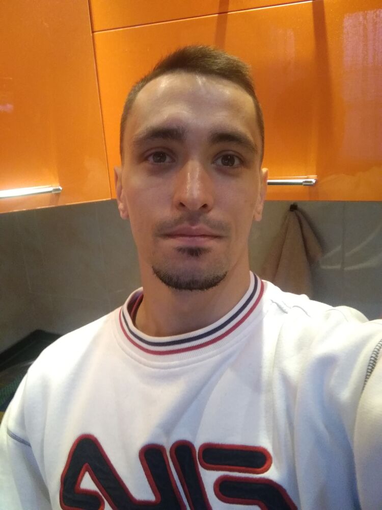  30565244  Vlad, 36 ,    