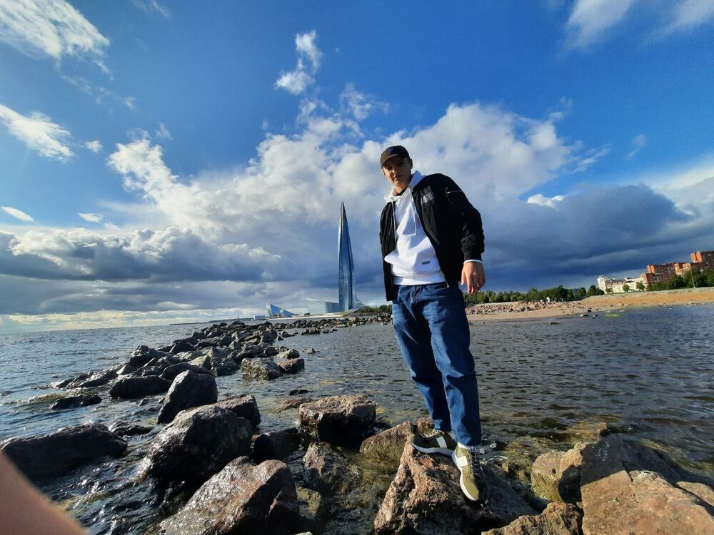 28654434  Vlad, 24 ,    