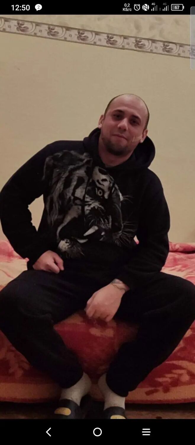  42616324  Aleksandar, 34 ,    