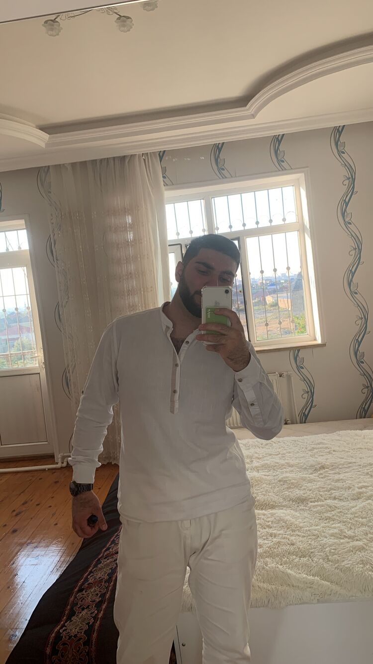  36589074  Emil, 22 ,     