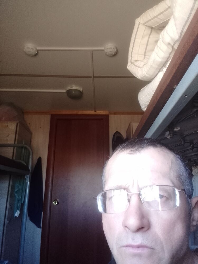  46100974  , 49 ,    