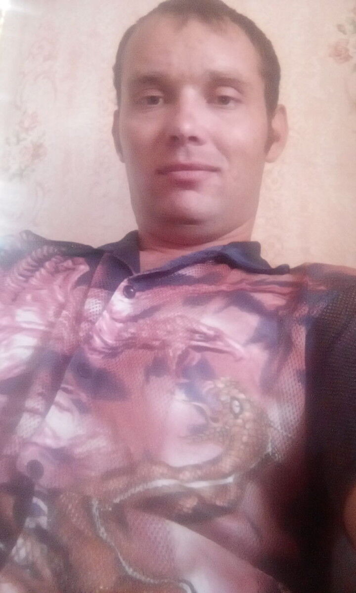  13630754  Dmitrii, 35 ,    