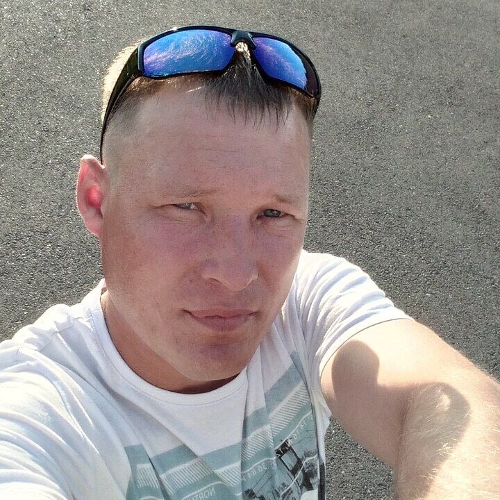  22594564  Ivan, 39 ,    