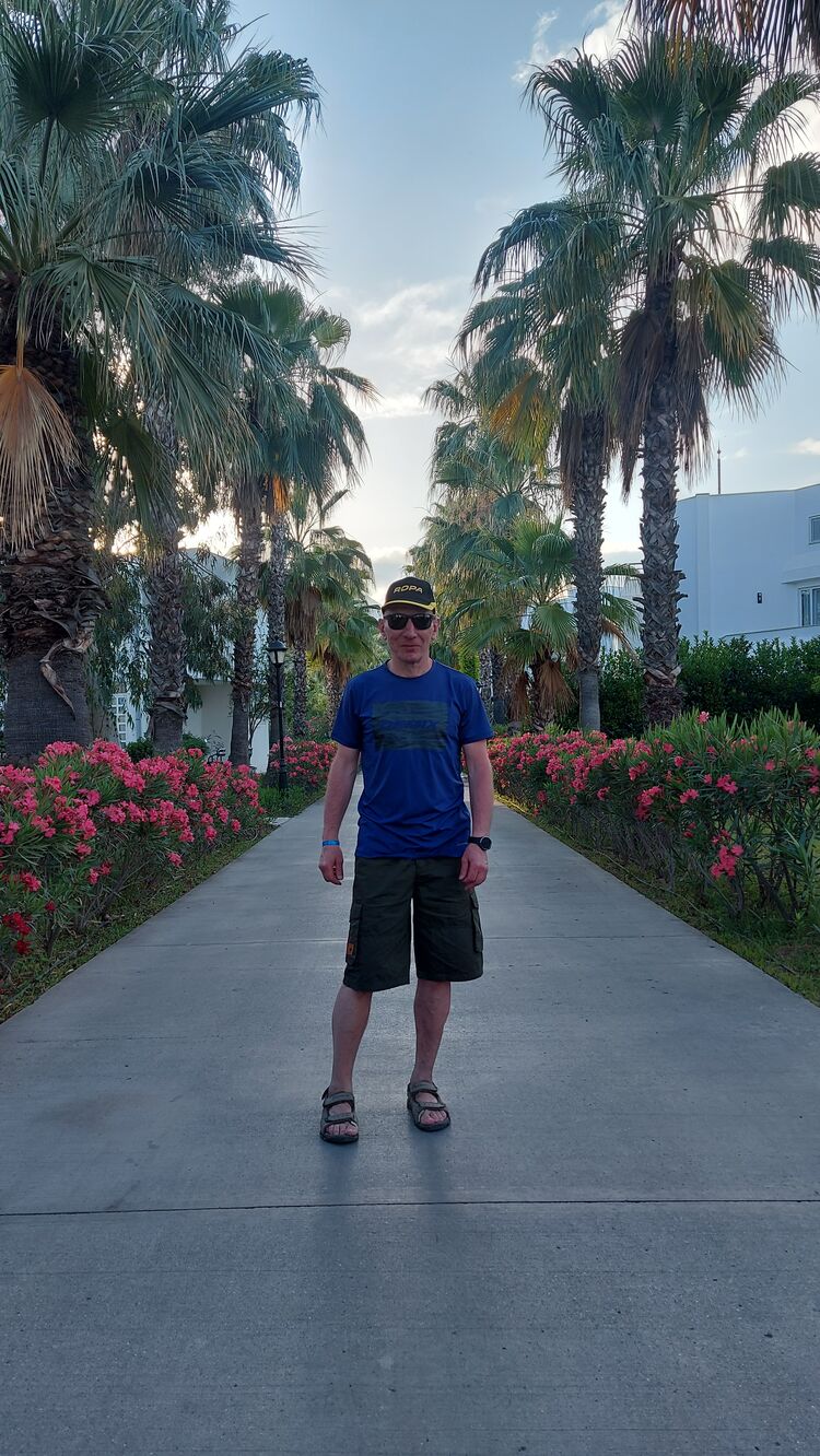  44037334  Evgeny, 55 ,    