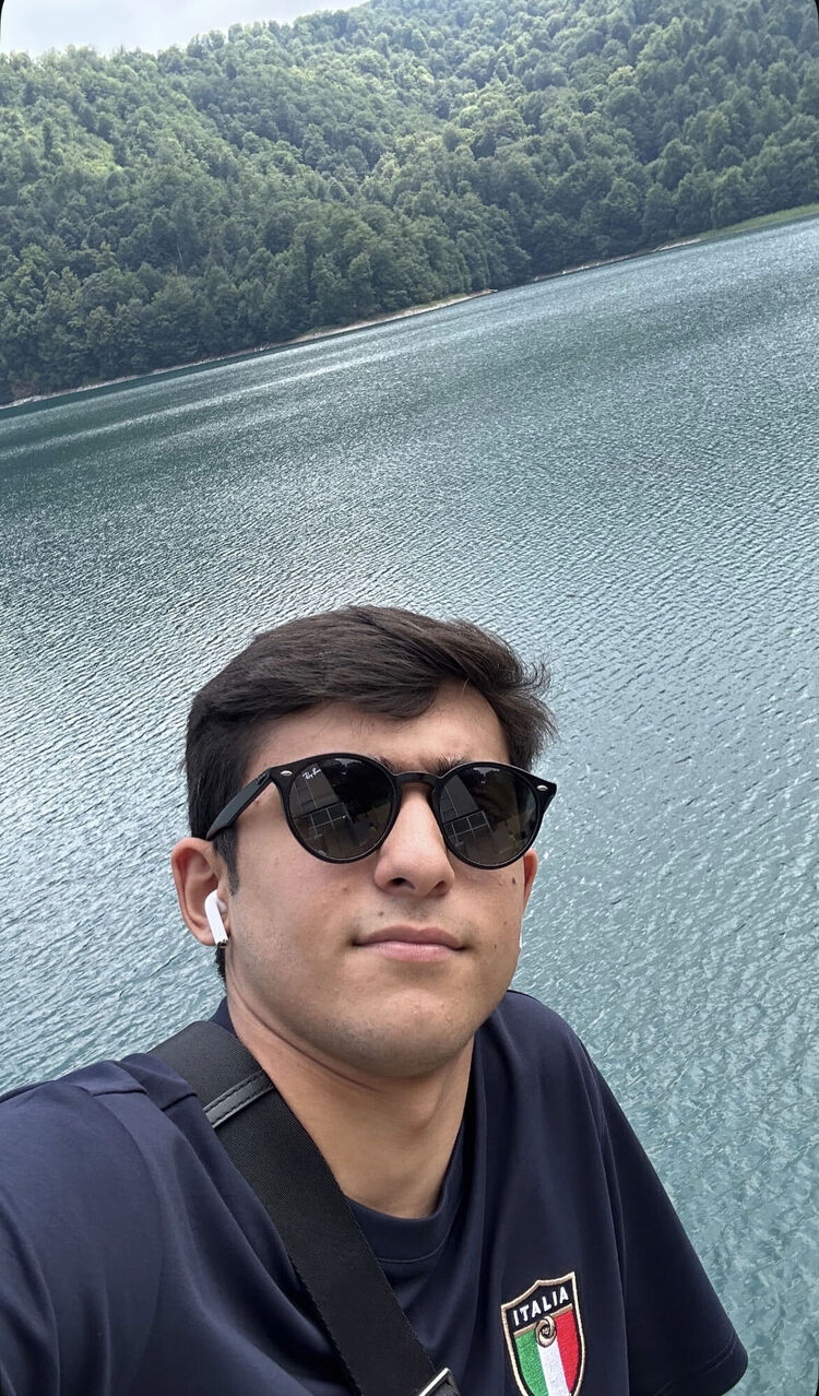  52981694  Elmir, 20 ,    