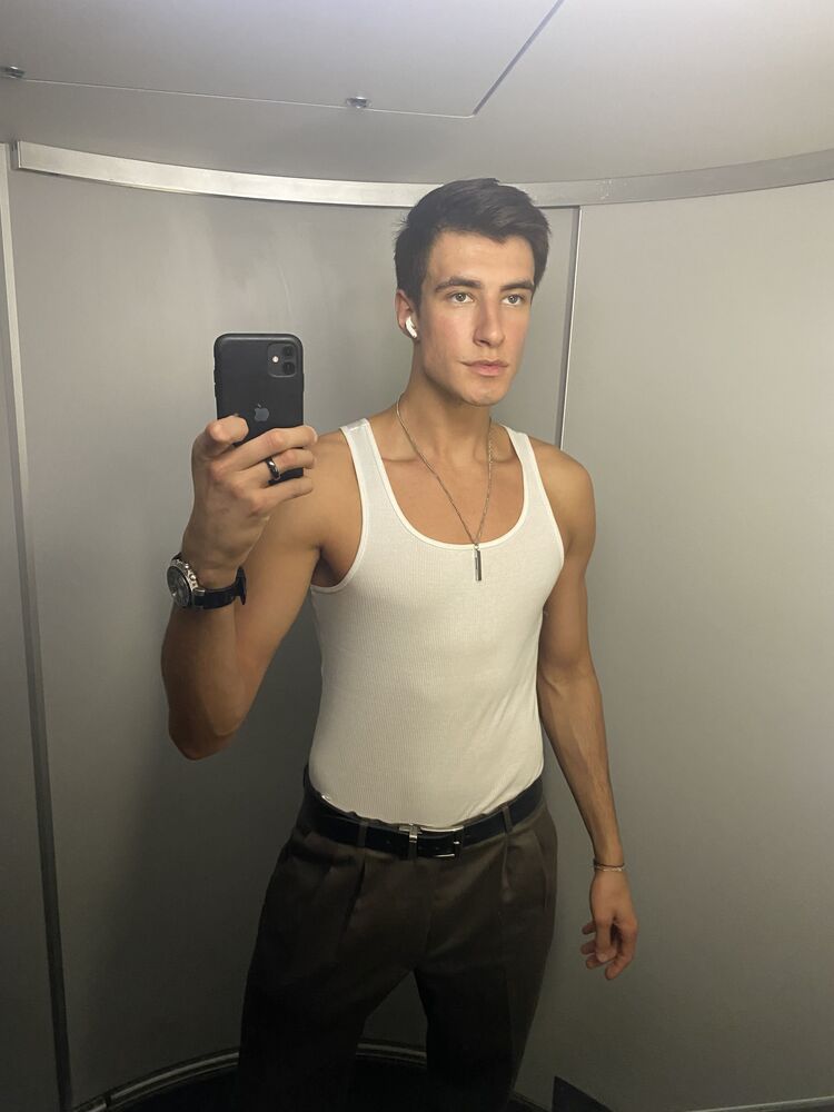  26744024  Daniell, 24 ,    