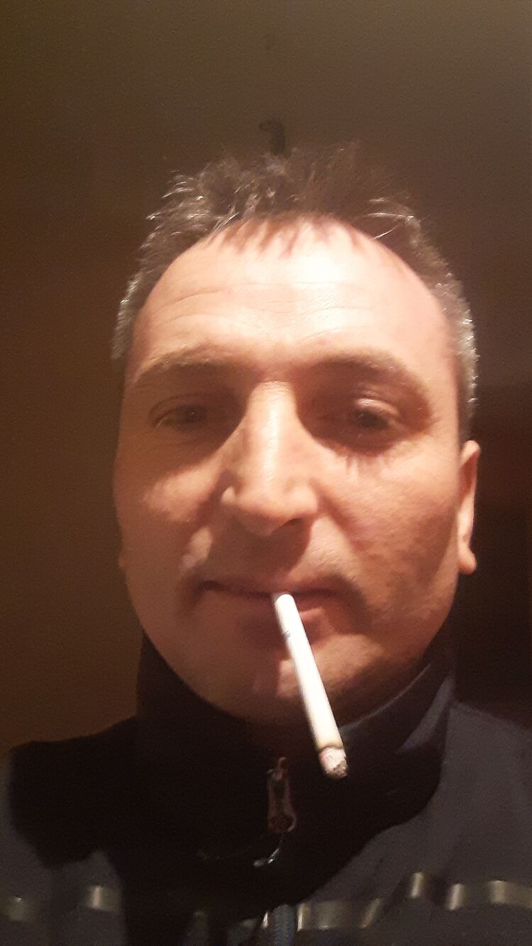  22689724  Ivan, 45 ,    