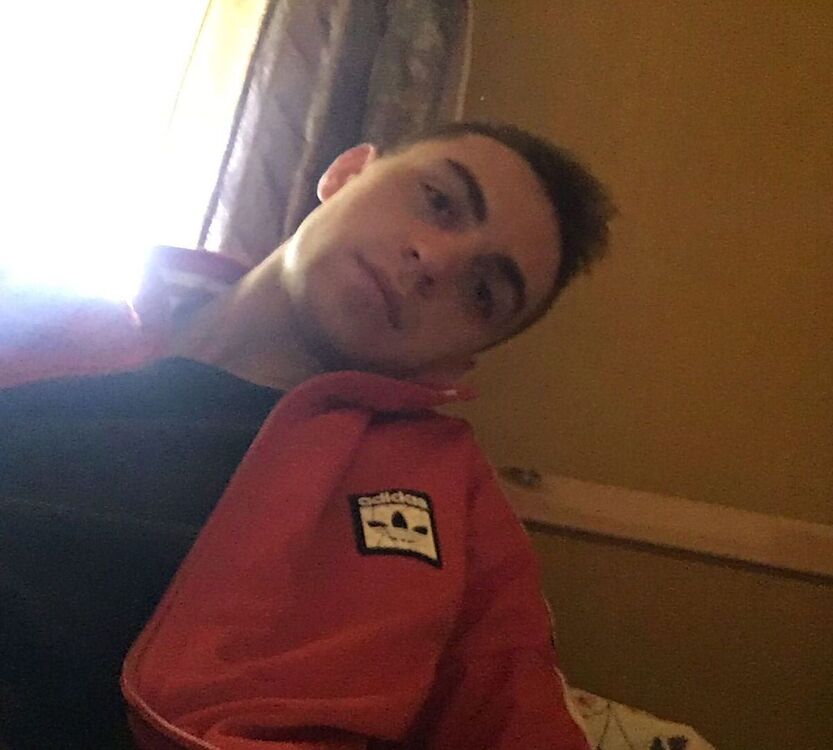  51753444  Sergei, 24 ,    
