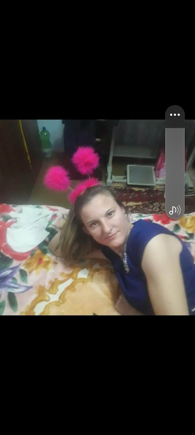  54291844  Valeria, 44 ,    