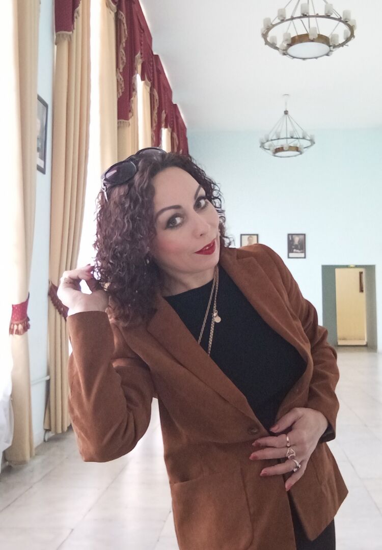  54444224  Inna, 51 ,    