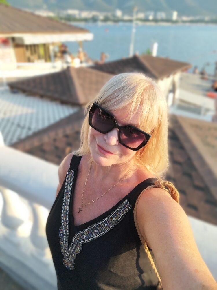  ,   Lana, 60 ,   c 