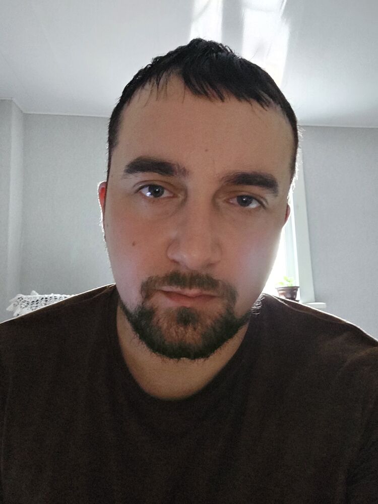  25719524  Ivan, 35 ,    