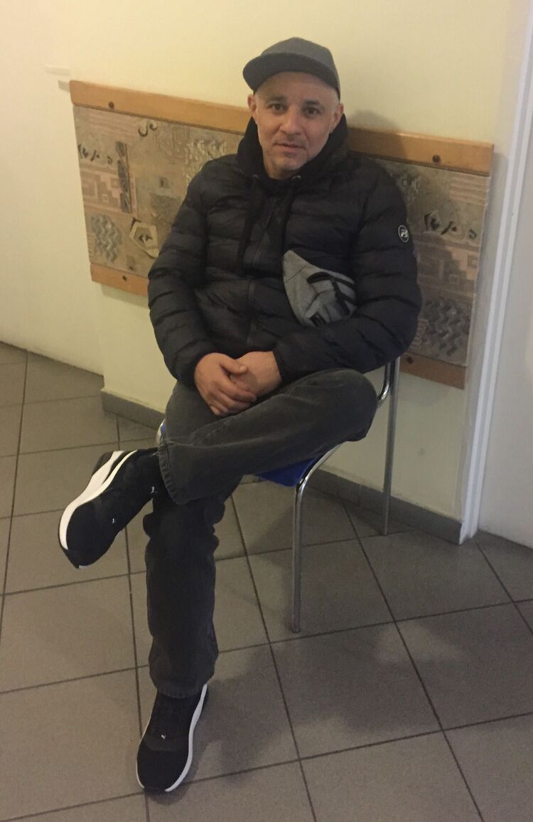  25713274  Slava, 44 ,    