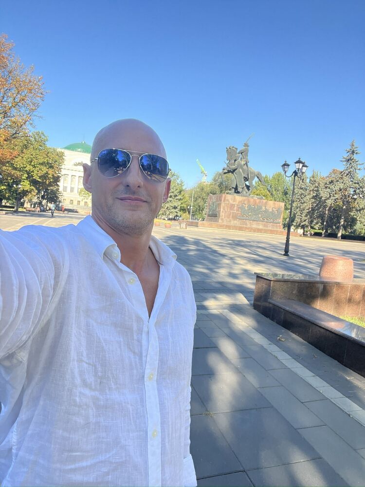  52894614  Vladimir, 47 ,    -
