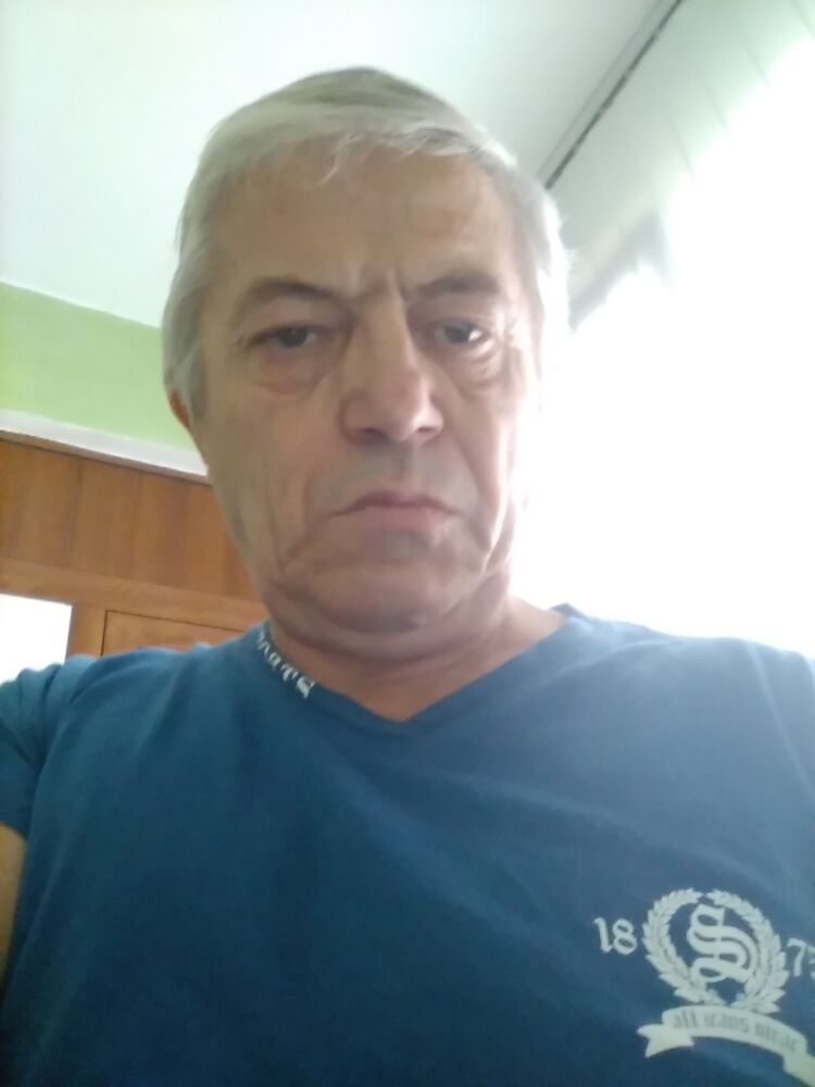  36588504  , 52 ,    