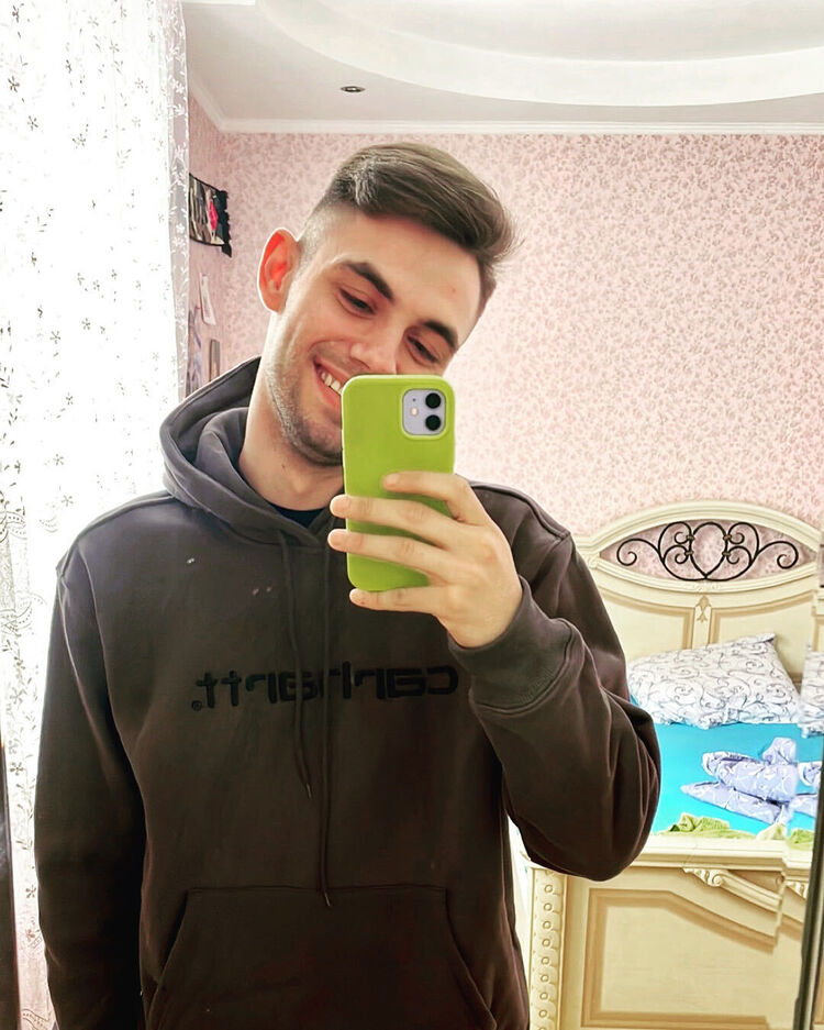  31674654  Vitaly, 25 ,    