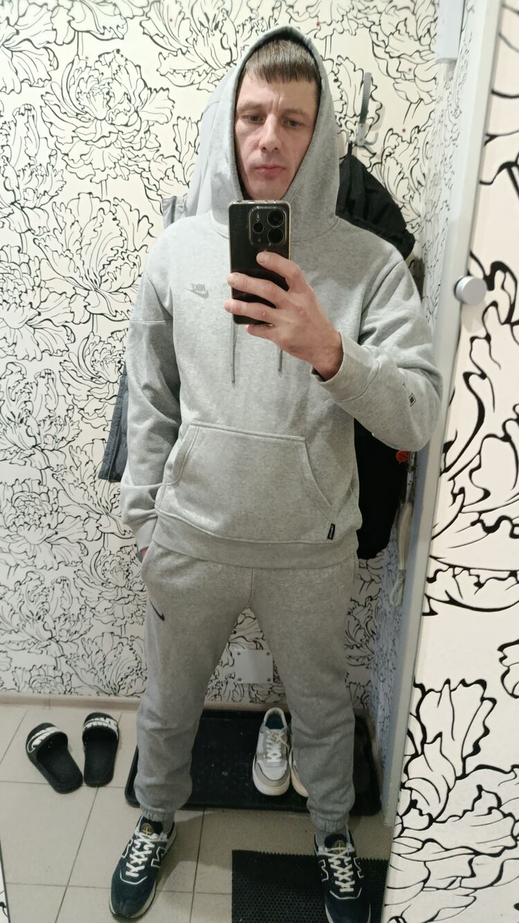  54628144  Vlad, 40 ,    