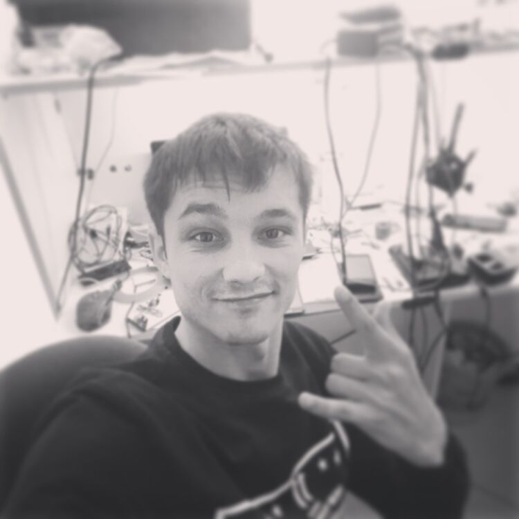  18372164  Evgen, 33 ,    