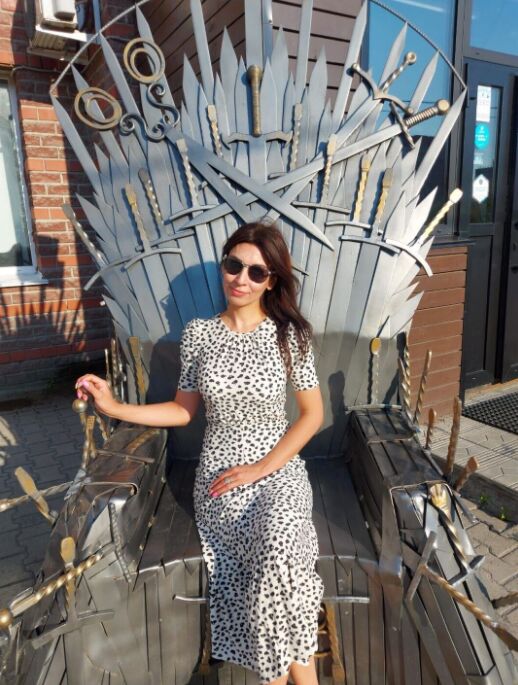  ,   Lenka, 30 ,   ,   
