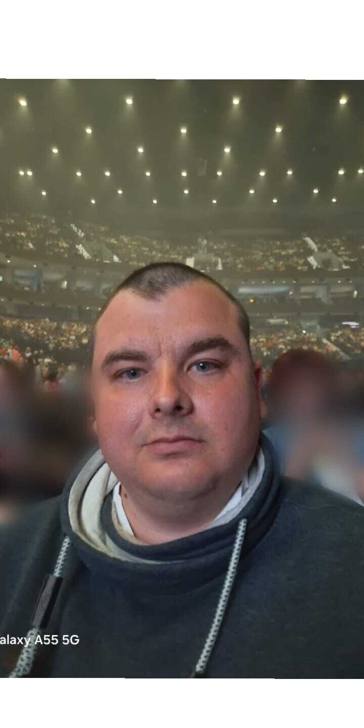  51322304  Alexander, 32 ,    