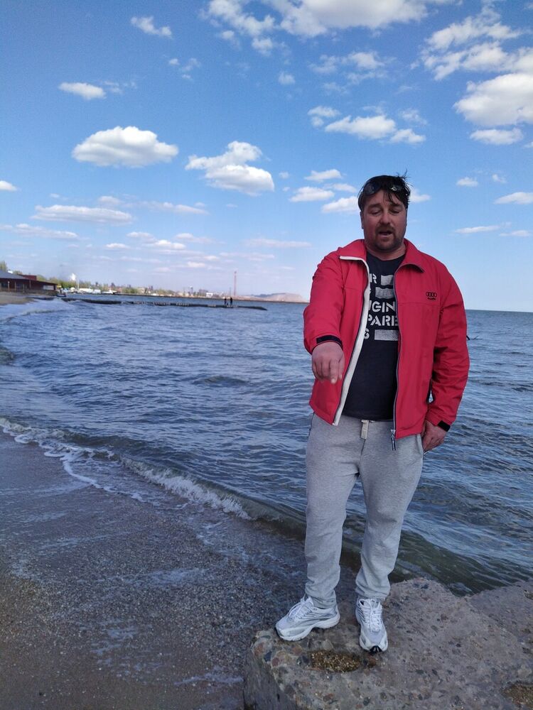  20980624  Vano, 44 ,    