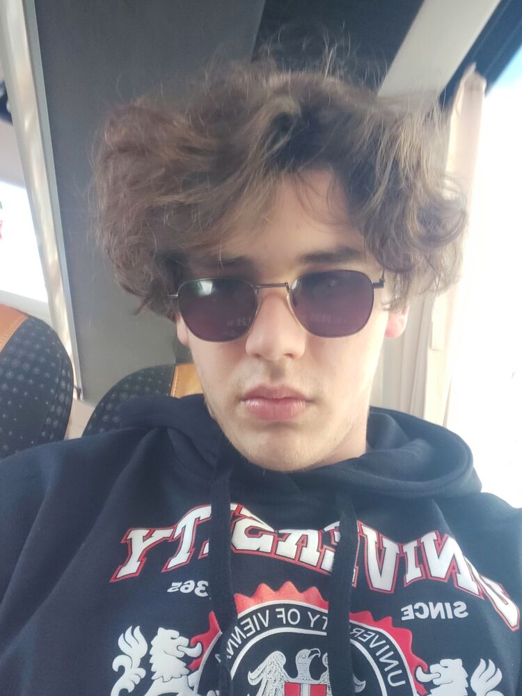  ,   Egor, 19 ,   ,   