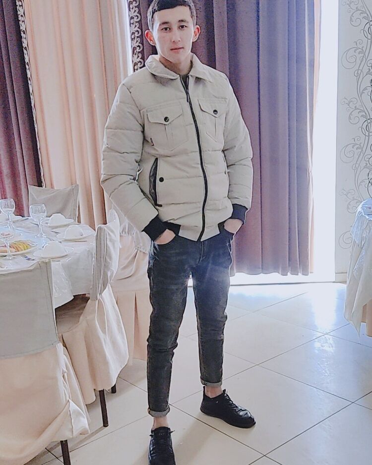  32737874  Qalandarov, 22 ,    