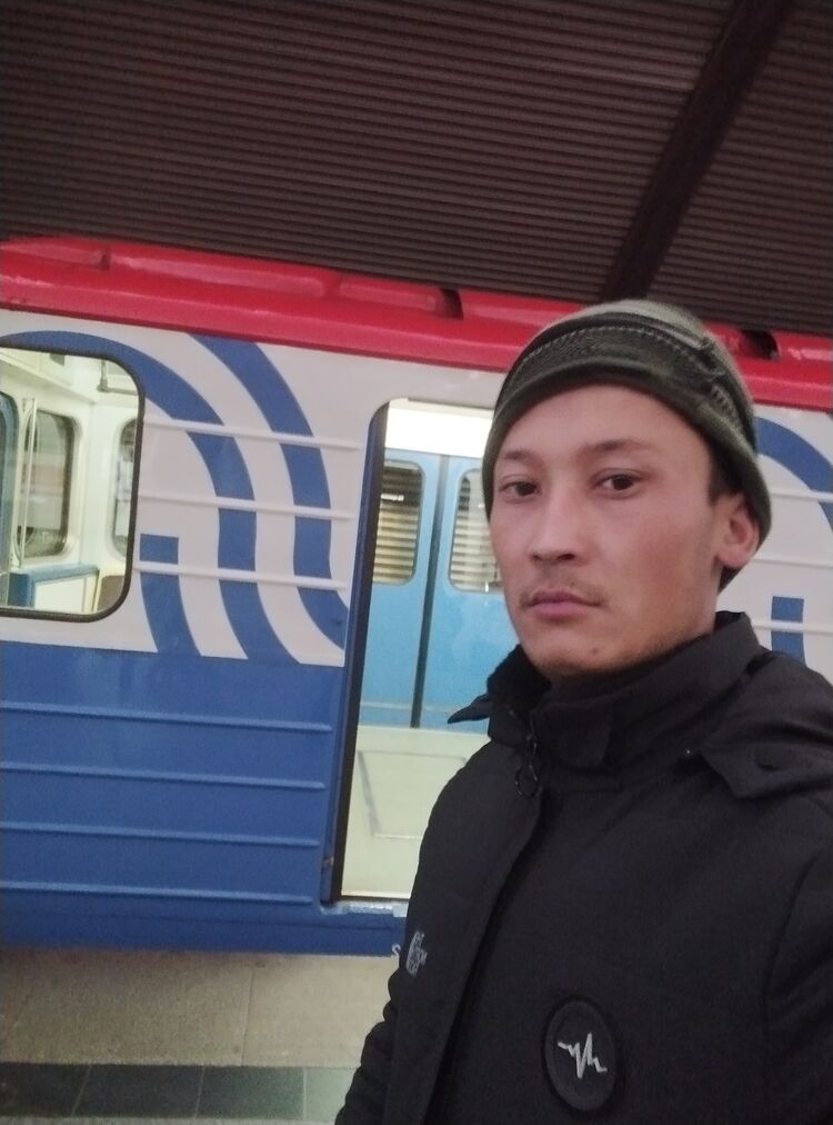  47680044  Orolbek, 25 ,    