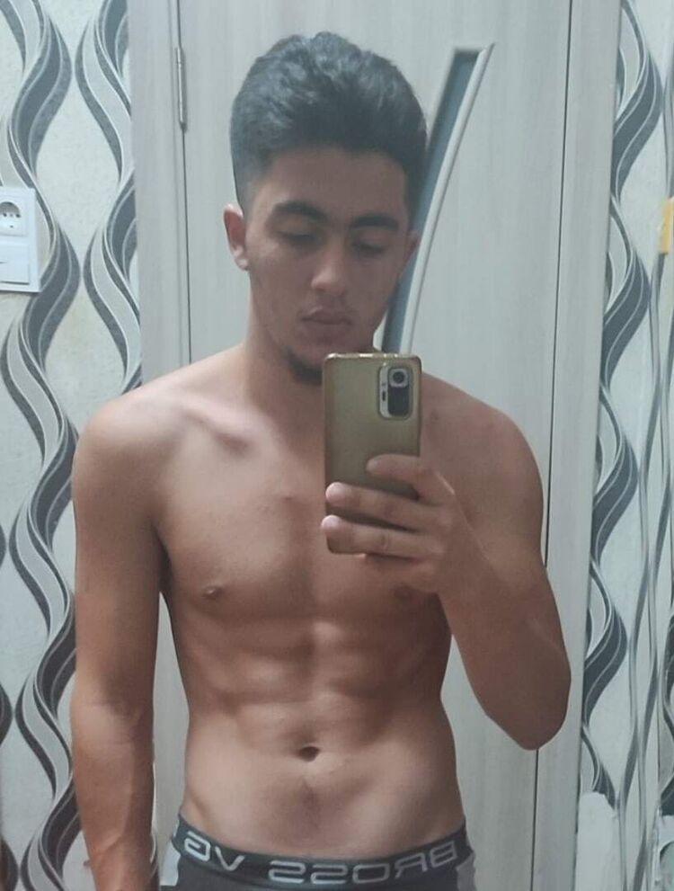  ,   Artiom, 25 ,   ,   