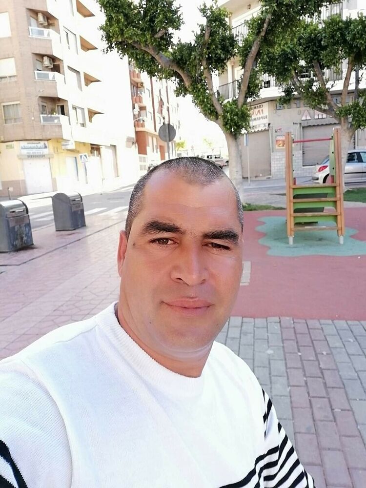  20746804  Daniel, 39 ,    Torrevieja