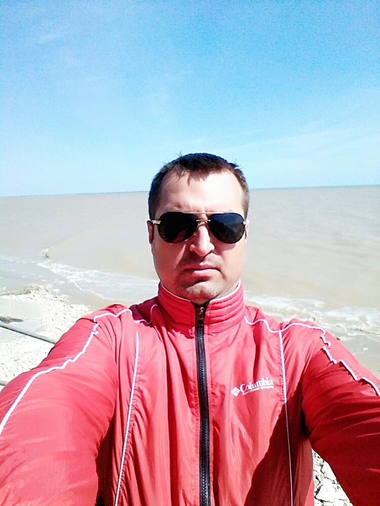  7636994  Makar, 43 ,    