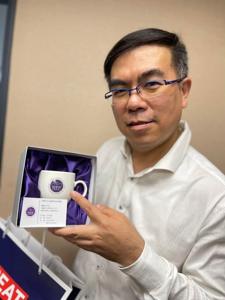  ,   Liu Wei, 55 ,   ,   , c , 