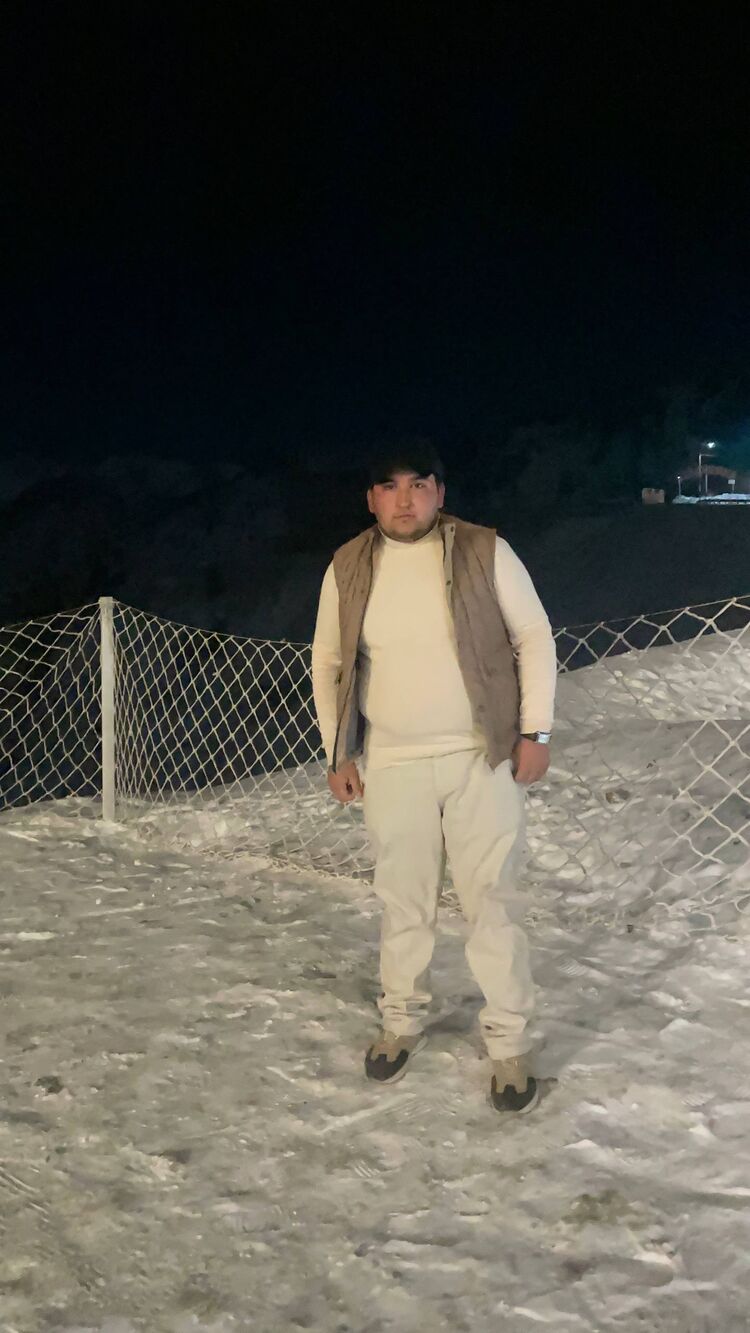  54553474  Avazbek, 21 ,    