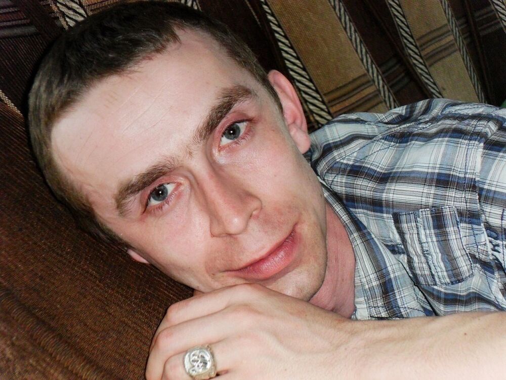  27084944  Ivan, 40 ,    