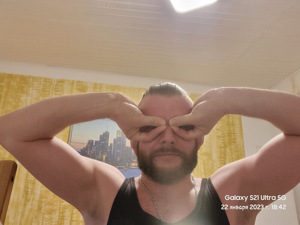  39817804  Aliaksandr, 41 ,    