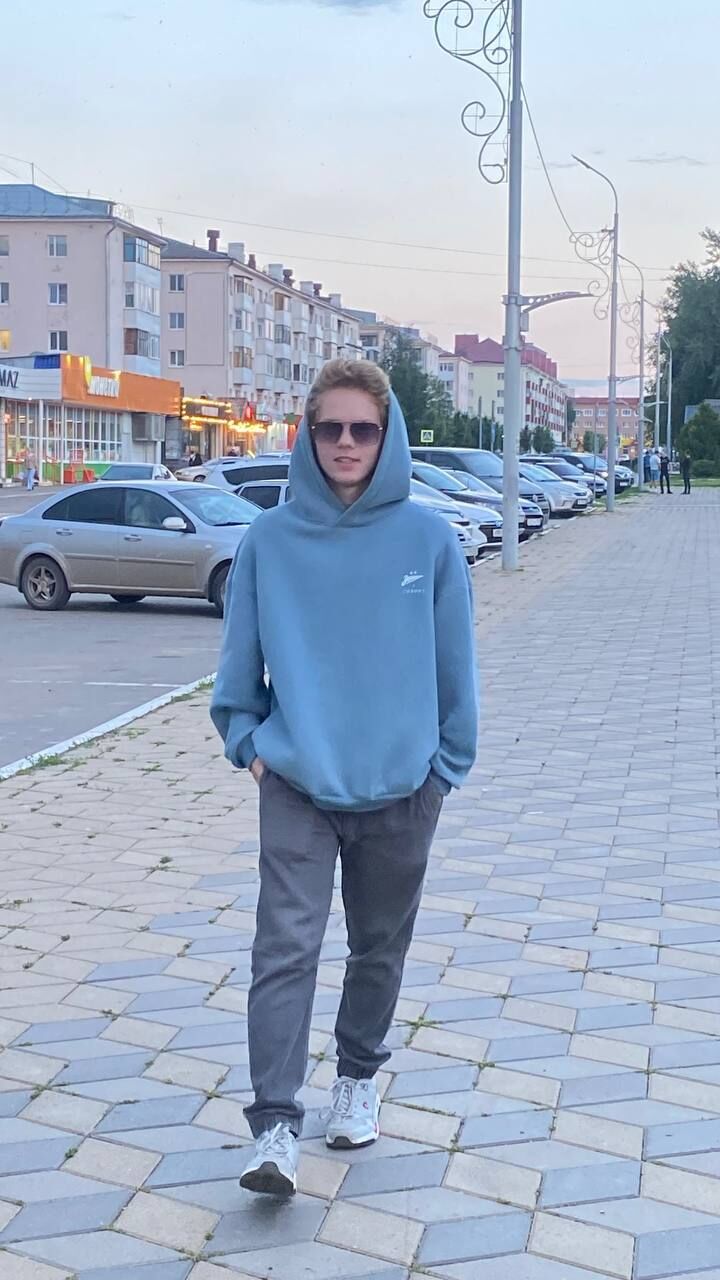  45216724  Georgiy K, 20 ,    -