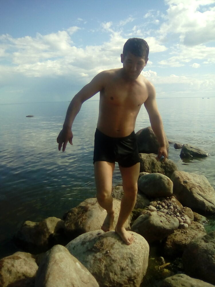  11111394  Ruslan, 49 ,    