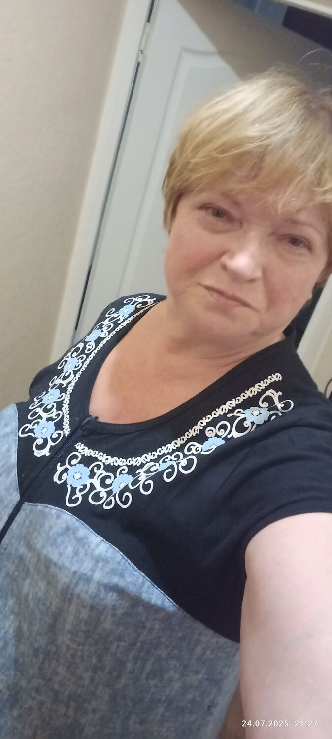  53096974  Elena, 65 ,    