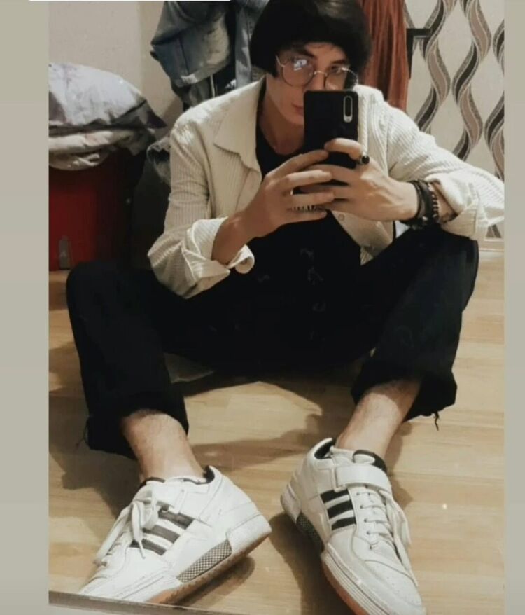  ,   Vajiko, 28 ,   ,   