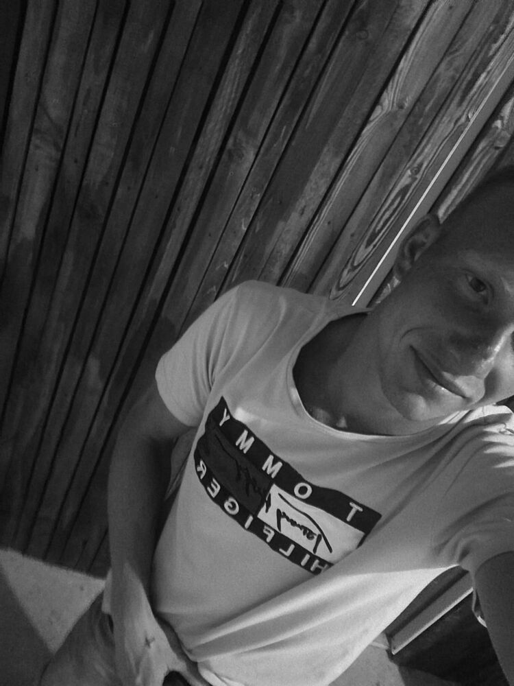  27042664  Nikita, 25 ,    --