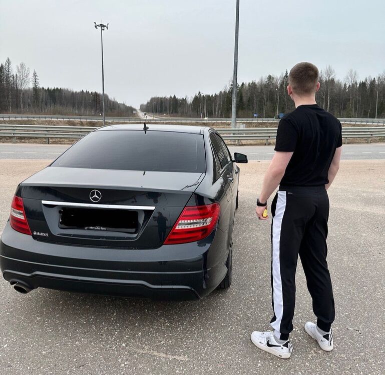  44305594  , 29 ,    -