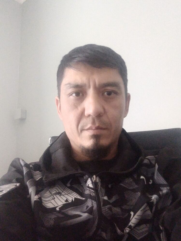  41203884  Nurjan, 40 ,    