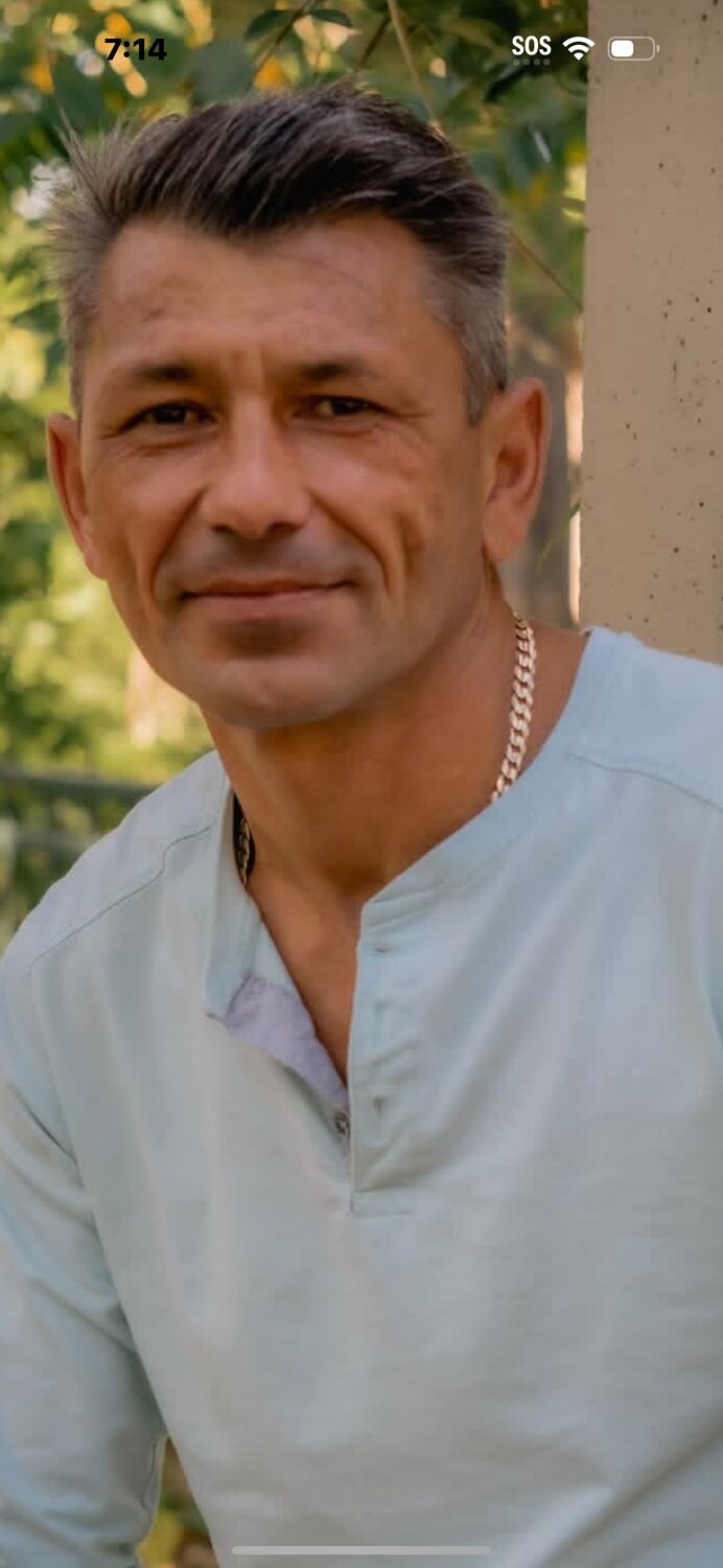  53680584  Maxim, 52 ,    