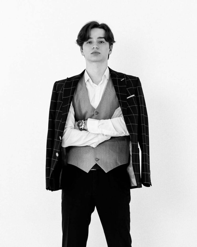  ,   Elian, 20 ,   ,   