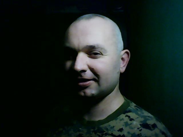  11137264  Slavik, 44 ,    